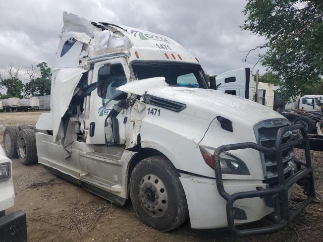  Salvage Freightliner Cascadia 1