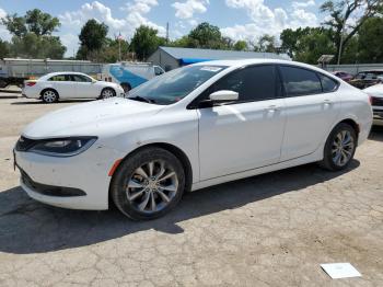  Salvage Chrysler 200