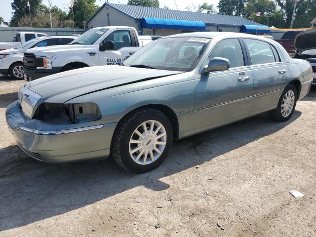  Salvage Lincoln Towncar