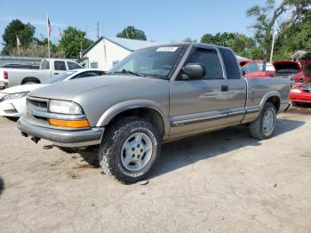  Salvage Chevrolet S-10