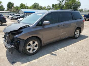  Salvage Toyota Sienna