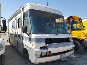  Salvage Winnebago Advener32v