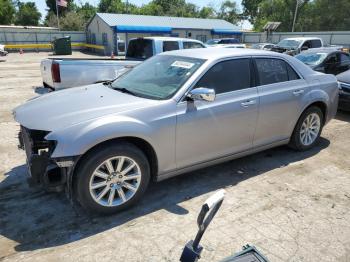  Salvage Chrysler 300