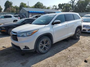  Salvage Toyota Highlander