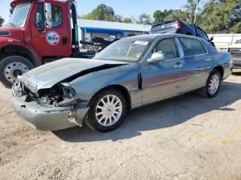  Salvage Lincoln Towncar