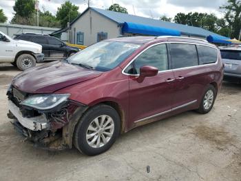  Salvage Chrysler Pacifica