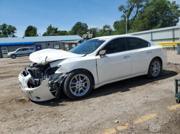  Salvage Nissan Maxima