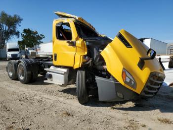  Salvage Freightliner Cascadia 1