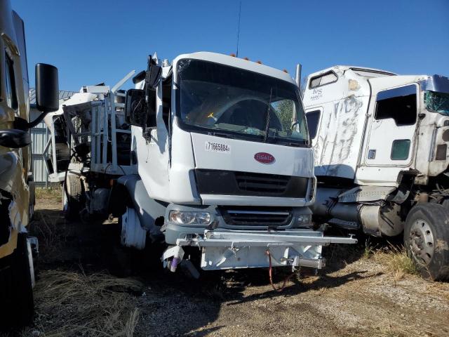  Salvage Peterbilt 220