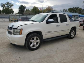  Salvage Chevrolet Avalanche