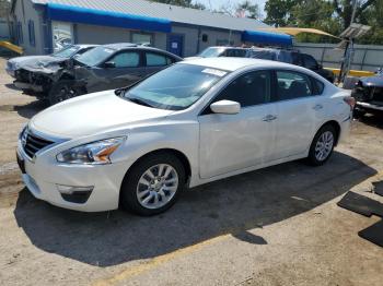  Salvage Nissan Altima