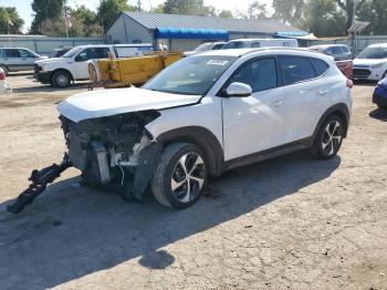  Salvage Hyundai TUCSON