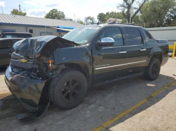  Salvage Chevrolet Avalanche