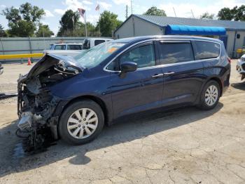  Salvage Chrysler Pacifica