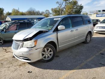  Salvage Chrysler Minivan