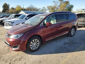  Salvage Chrysler Pacifica