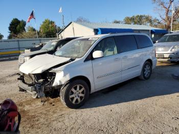  Salvage Chrysler Minivan