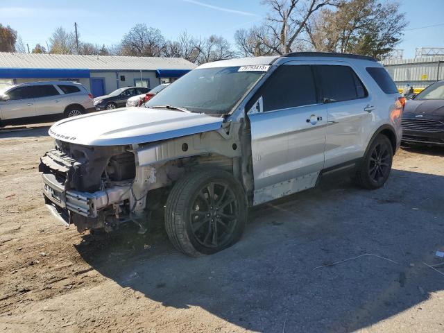  Salvage Ford Explorer