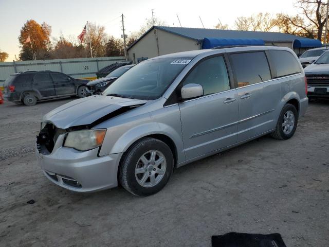  Salvage Chrysler Minivan