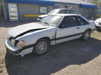  Salvage Ford Mustang