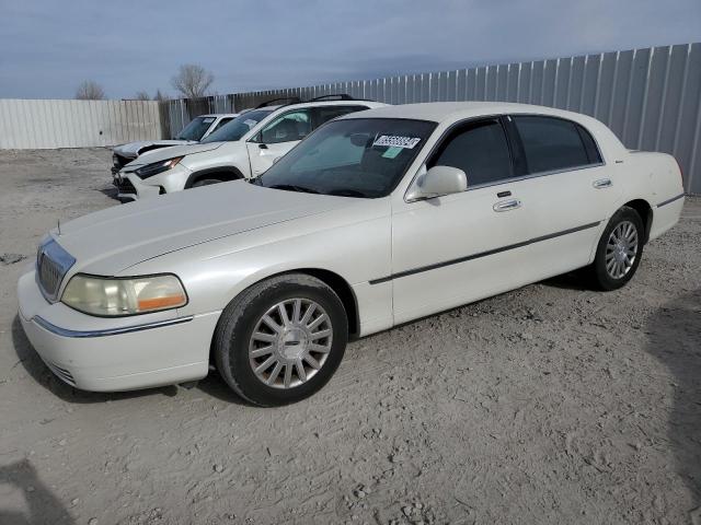  Salvage Lincoln Towncar