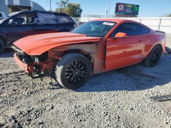  Salvage Ford Mustang