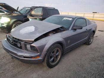  Salvage Ford Mustang