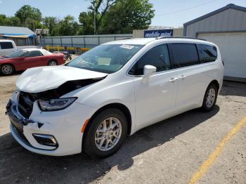  Salvage Chrysler Pacifica