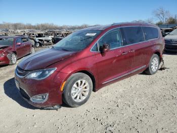  Salvage Chrysler Pacifica