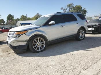  Salvage Ford Explorer