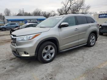  Salvage Toyota Highlander