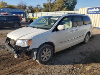  Salvage Chrysler Minivan