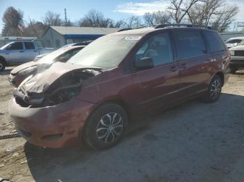  Salvage Toyota Sienna