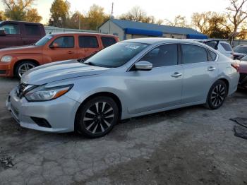  Salvage Nissan Altima