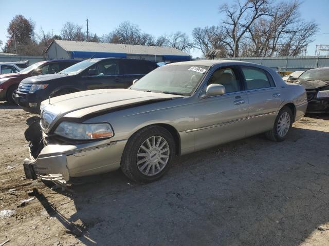  Salvage Lincoln Towncar