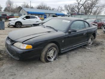  Salvage Ford Mustang