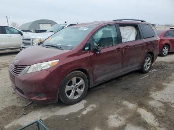  Salvage Toyota Sienna