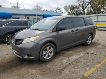  Salvage Toyota Sienna