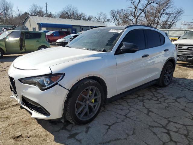  Salvage Alfa Romeo Stelvio