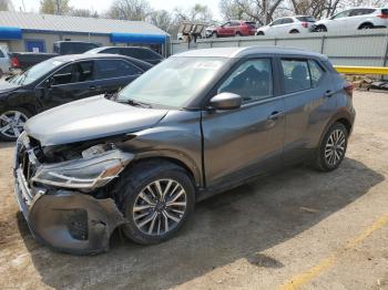  Salvage Nissan Kicks