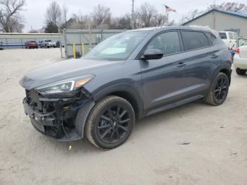  Salvage Hyundai TUCSON