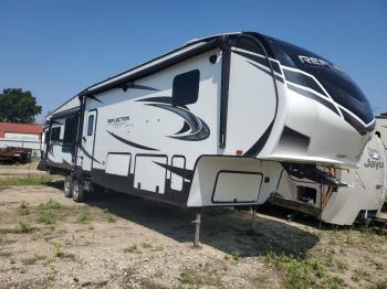  Salvage Camper 5th Wheel