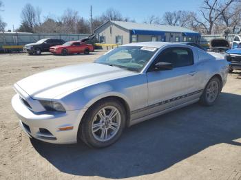  Salvage Ford Mustang