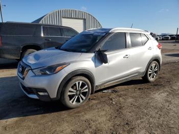  Salvage Nissan Kicks