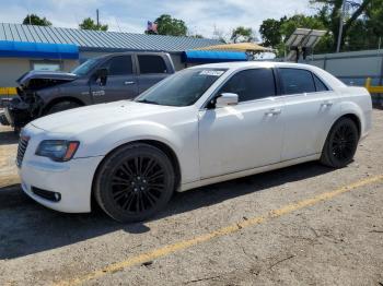  Salvage Chrysler 300