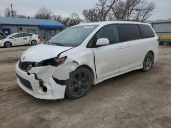  Salvage Toyota Sienna