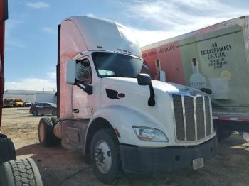  Salvage Peterbilt 579