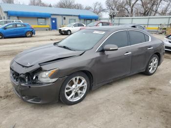  Salvage Nissan Maxima