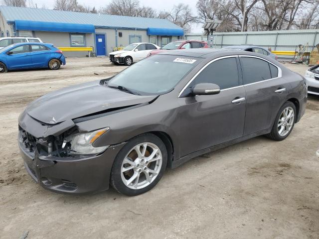  Salvage Nissan Maxima