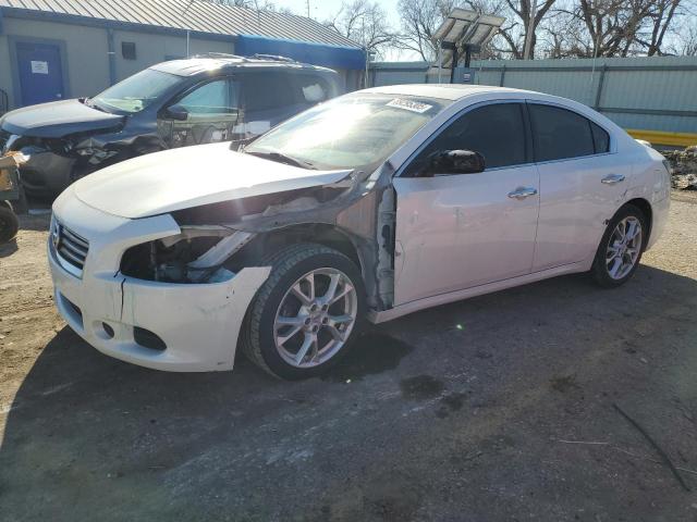  Salvage Nissan Maxima